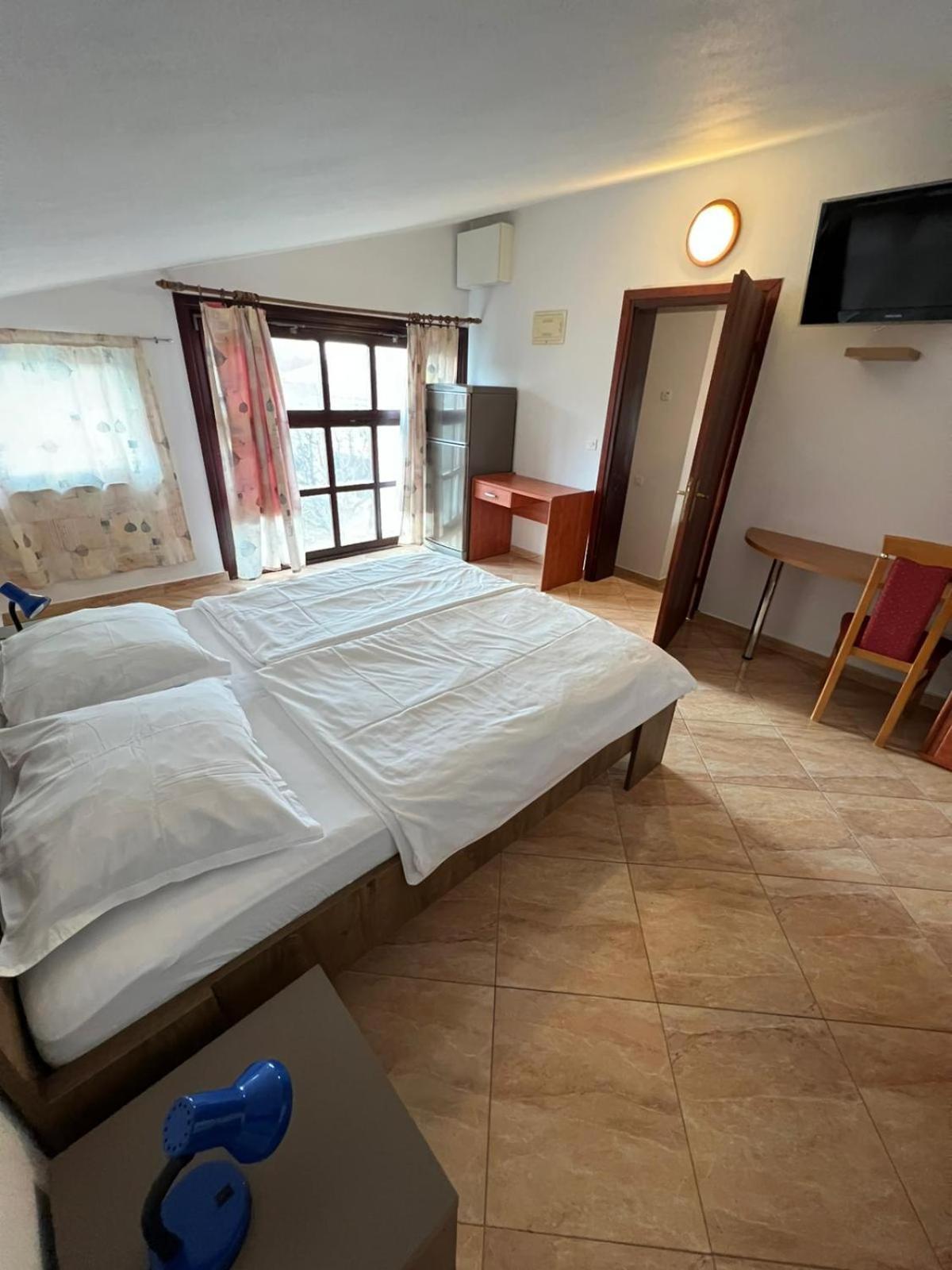 Bellevue Rooms Stara Baška Exteriör bild