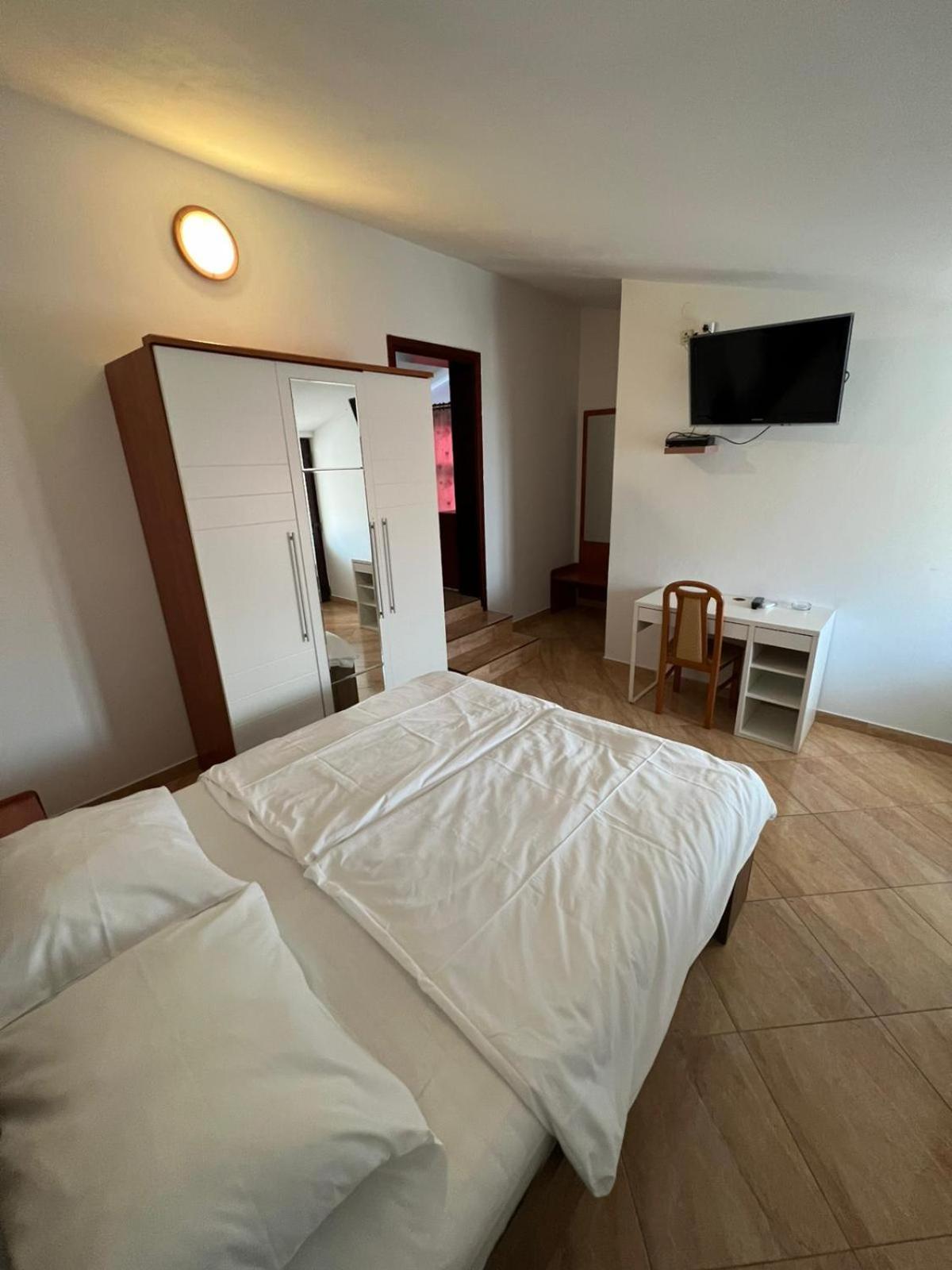 Bellevue Rooms Stara Baška Exteriör bild