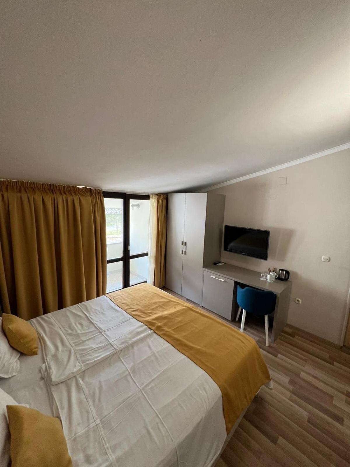 Bellevue Rooms Stara Baška Exteriör bild