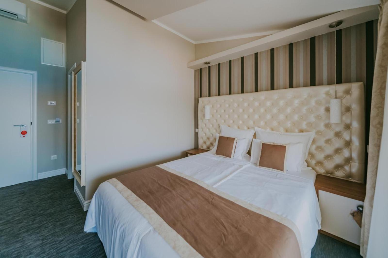 Bellevue Rooms Stara Baška Exteriör bild